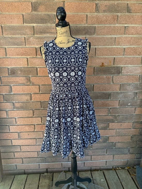 kate spade Dresses & Skirts - kate spade Navy & White Floral Sleeveless Fit-and-Flare Dress Size 6